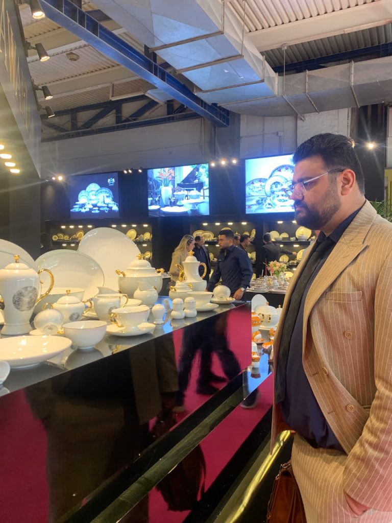 بهزاد برادران طراح ظروف چینی